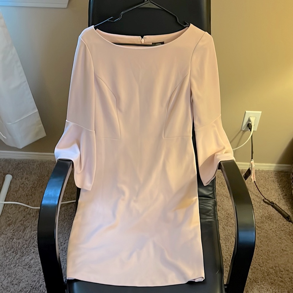 Vince Camino dusty pink knee length dress. Size 6.